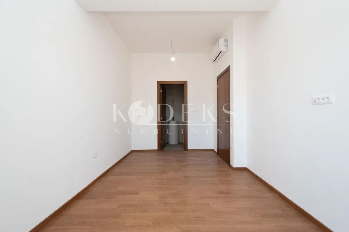 Sale, four bedroom apartment, 220m², Vezirov Most, Podgorica