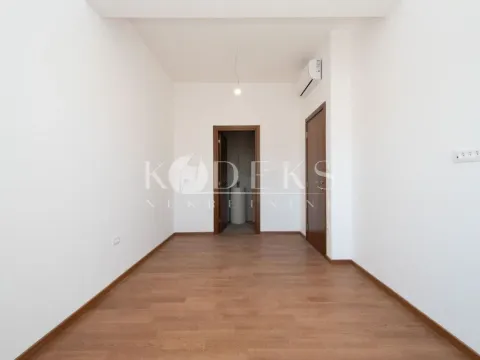 Prodaja, četvorosoban stan, 221m², Vezirov Most, Podgorica - image 23