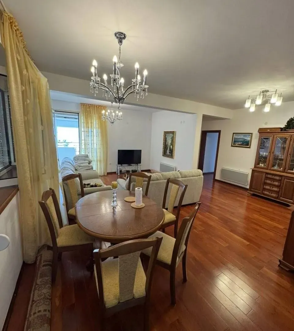 Prodaja, dvosoban stan, 100m², Centar, Bar