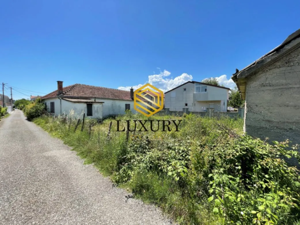 Prodaja, plac, 880m², Tološi, Podgorica