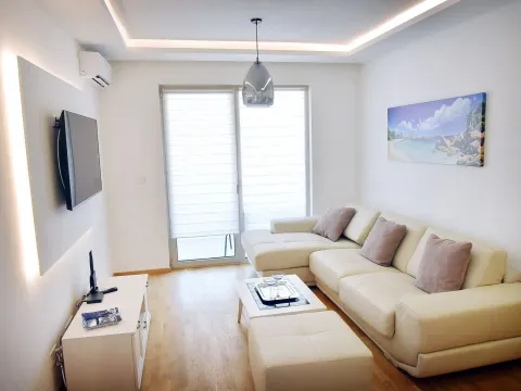 Prodaja, dvosoban stan, 60m², Bečići, Budva - image 2