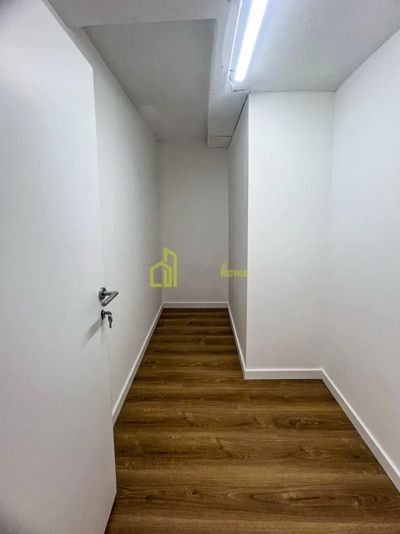 Rent, office space, 294m², Blok 5, Podgorica