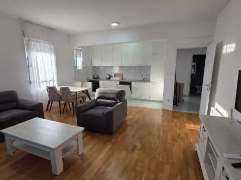 Prodaja, dvosoban stan, 70m², 1 maj, Podgorica - image 3