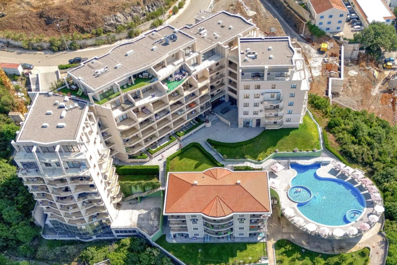 Sale, four bedroom apartment, 199m², Bečići, Budva