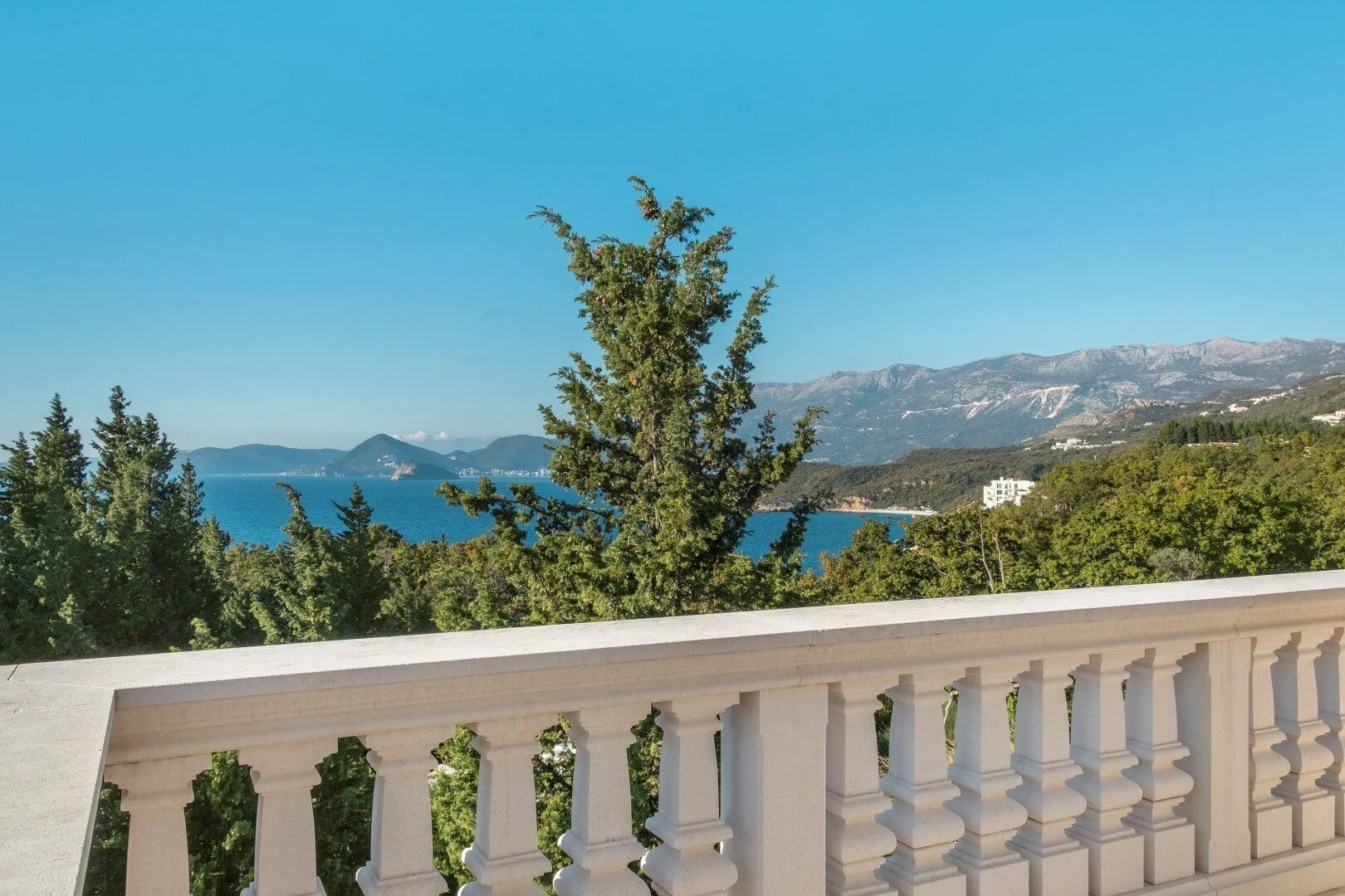 Sale, house, 470m², Reževići, Budva