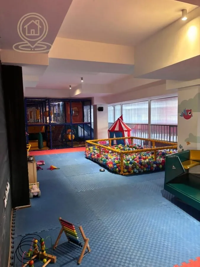 Rent, office space, 390m², Medijana, Niš