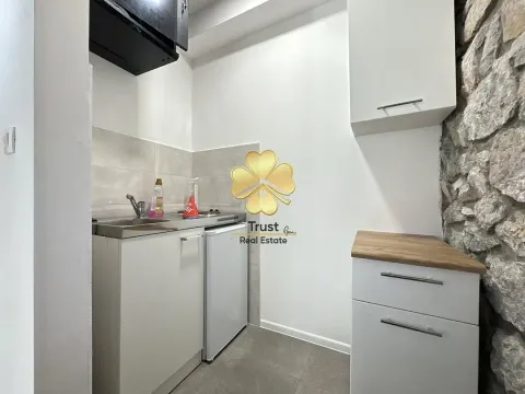 Izdavanje, poslovni prostor, 120m², Centar, Podgorica - image 4