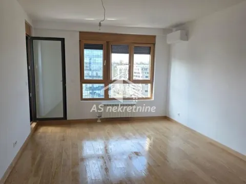 Stan in Novi Beograd Blok 65