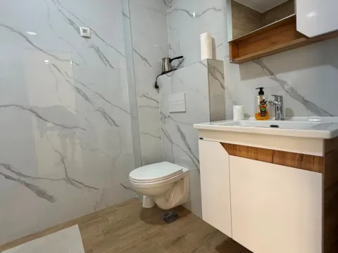 Prodaja, jednosoban stan, 35m², Centar, Bar - image 5