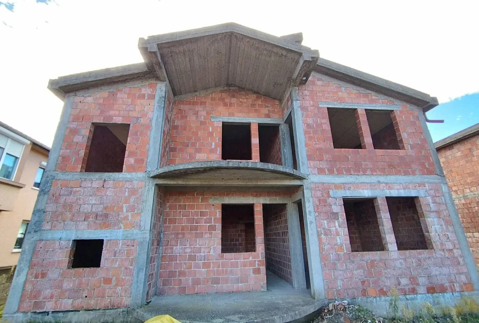 Prodaja, kuća, 300m², Podgorica, Crna Gora