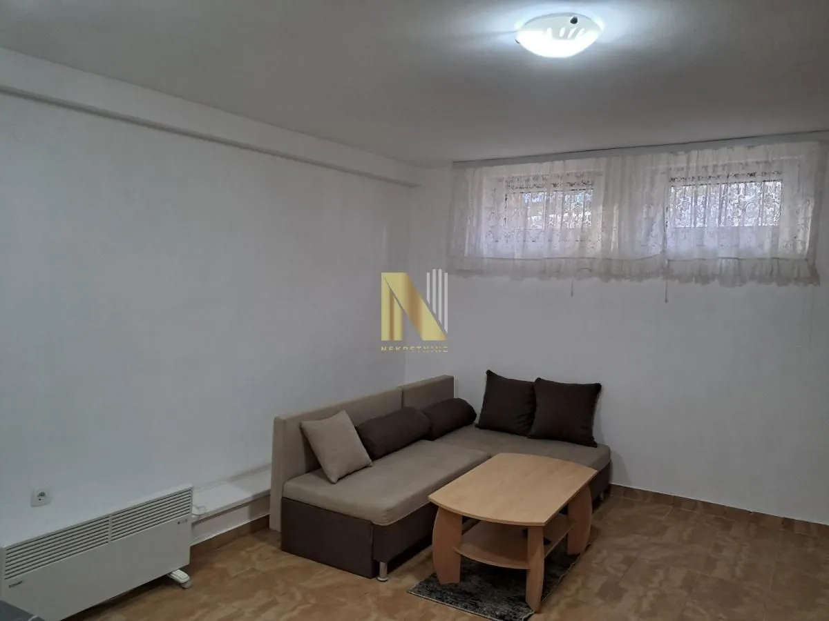Izdavanje, garsonjera, 28m², Rotkvarija, Novi Sad Sve Podlokacije