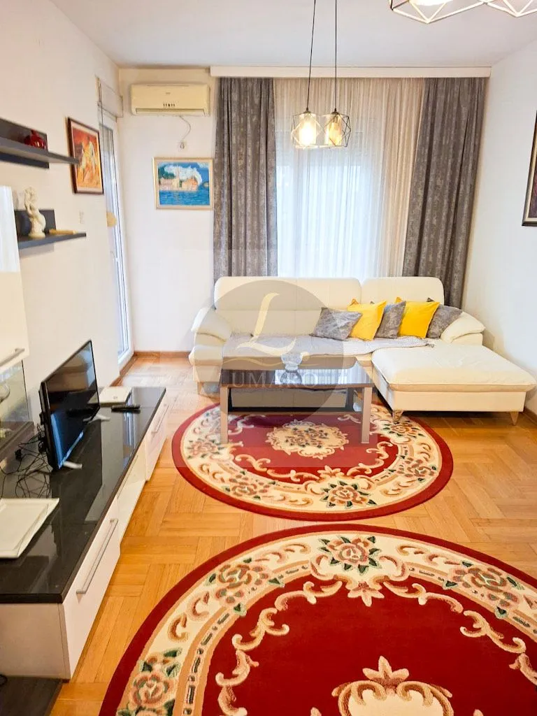Izdavanje, jednosoban stan, 50m², Krivi Most, Podgorica