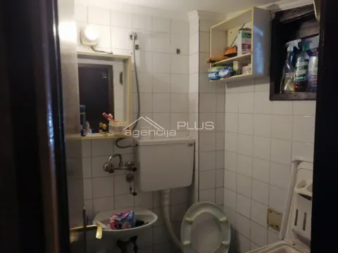 Prodaja, kuća, 80m², Čubura, Beograd - image 8