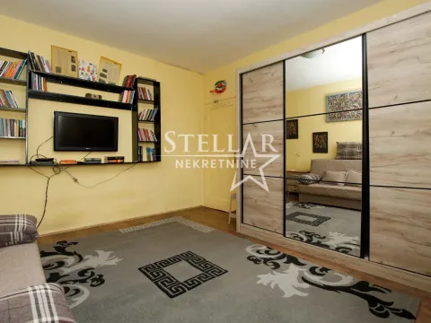 Rent, one bedroom apartment, 43m², Stara Varoš, Podgorica - image 1