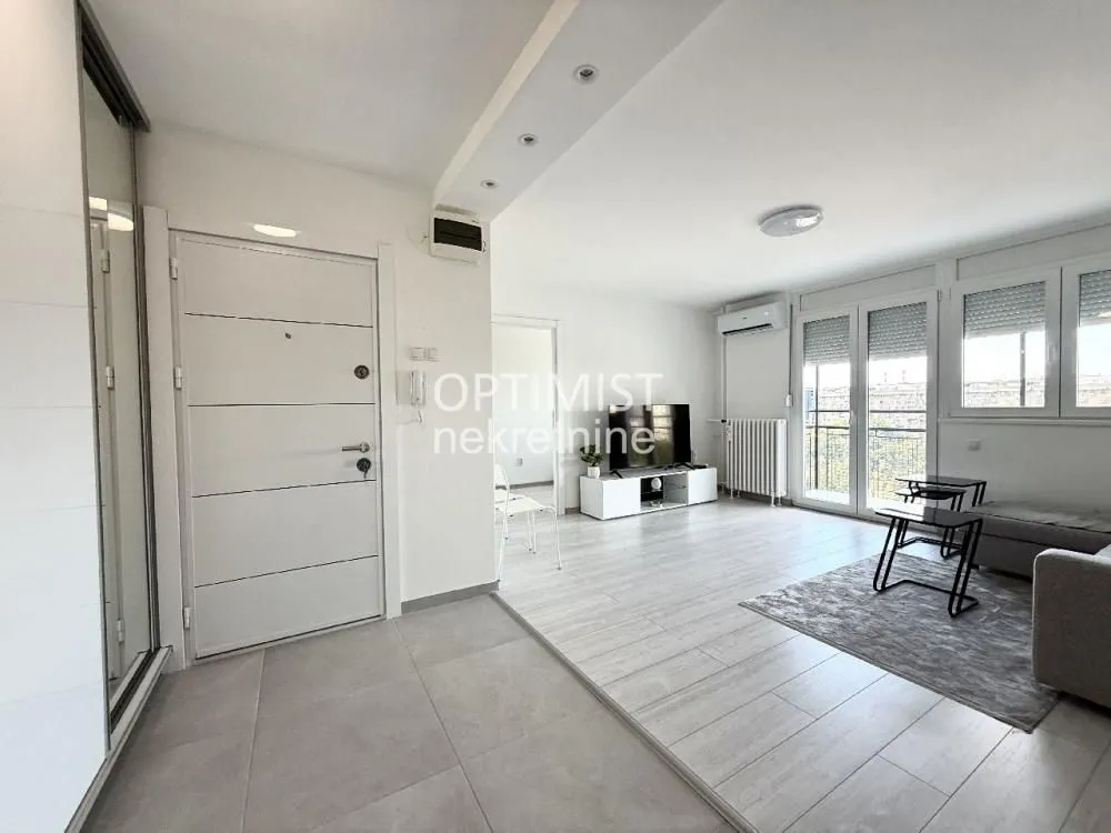 Izdavanje, trosoban stan, 58m², Novi Beograd Blok 28, Novi Beograd Sve Podlokacije