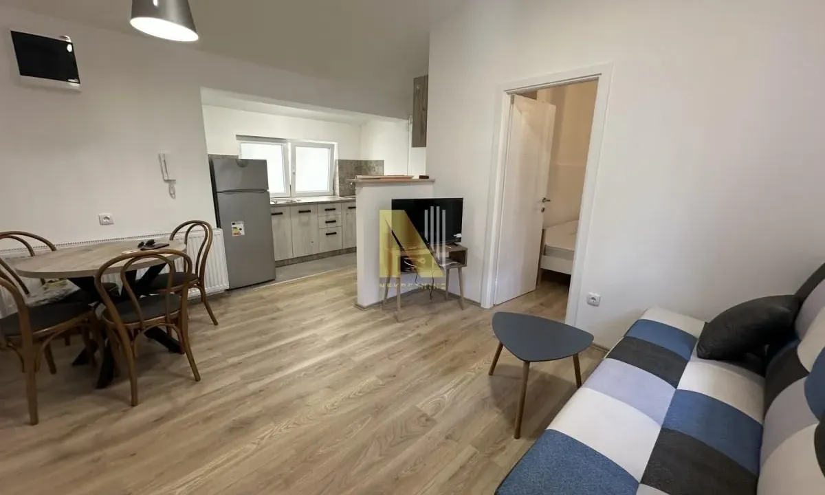 Izdavanje, jednosoban stan, 36m², Centar, Novi Sad