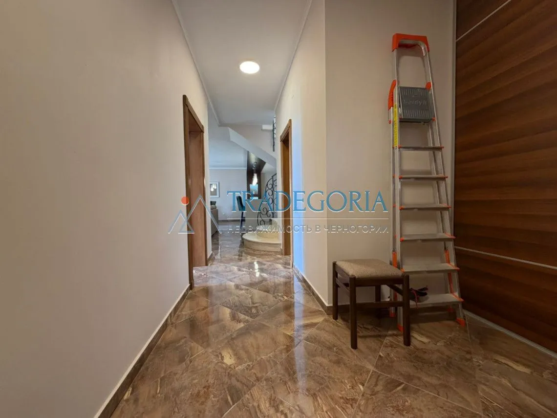 Sale, house, 400m², Bar, Crna Gora