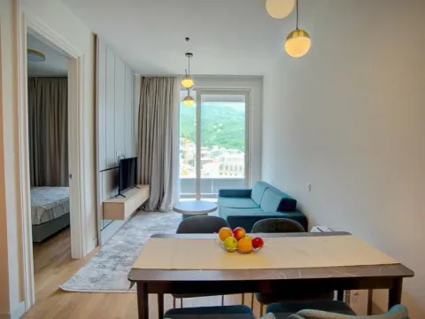 Sale, one bedroom apartment, 45m², Bečići, Budva - image 1