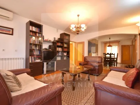 Izdavanje, kuća, 230m², Zagorič, Podgorica - image 4