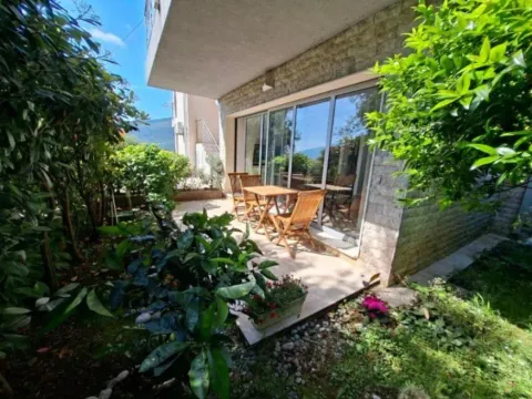 Rent, two bedroom apartment, 40m², Đenovići, Herceg Novi - image 9