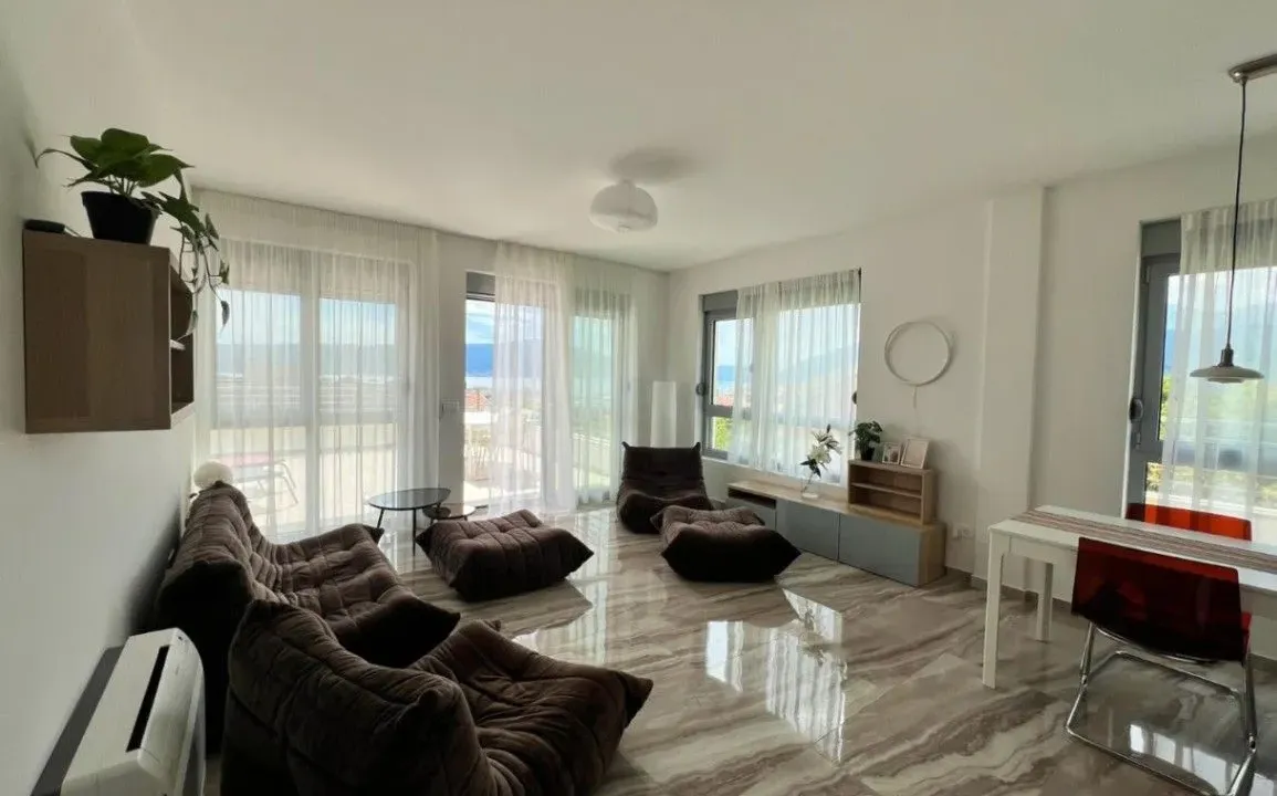 Rent, three bedroom apartment, 81m², Pod Kuk, Tivat