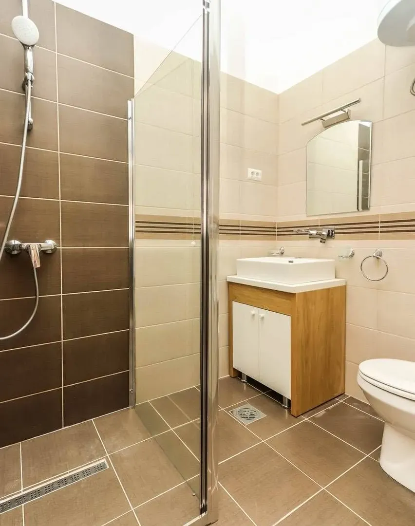 Sale, hospitality venue, 450m², Petrovac, Budva