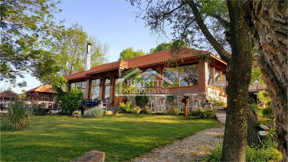 Prodaja, ugostiteljski objekat, 1243m², Lužnice, Kragujevac