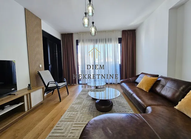 Izdavanje, jednosoban stan, 70m², Centar, Bar