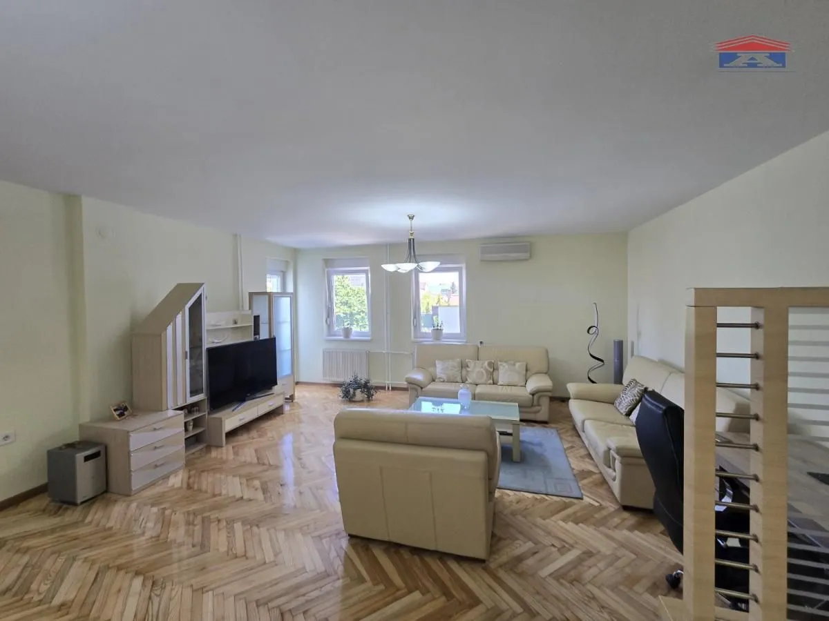 Prodaja, trosoban stan, 80m², Adamovićevo Naselje, Novi Sad Sve Podlokacije