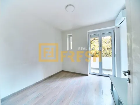 Izdavanje, trosoban stan, 85m², Gorica C, Podgorica - image 13