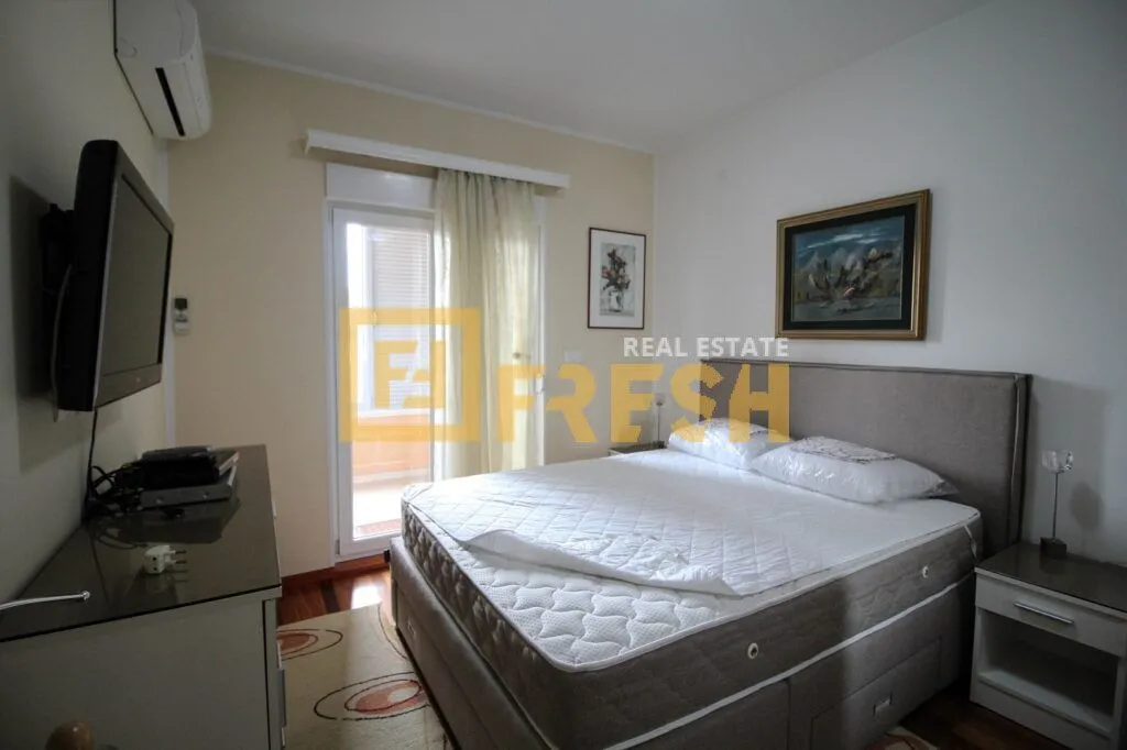 Rent, two bedroom apartment, 74m², City Kvart, Podgorica