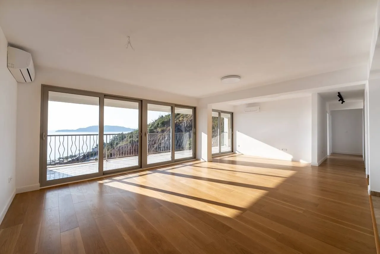 Prodaja, trosoban stan, 160m², Pržno, Budva