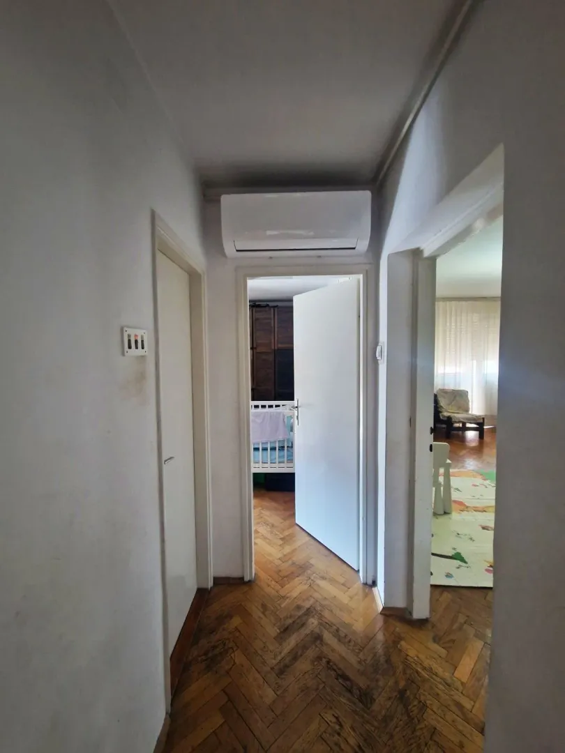 Prodaja, trosoban stan, 81m², Vračar Sve Podlokacije, Beograd