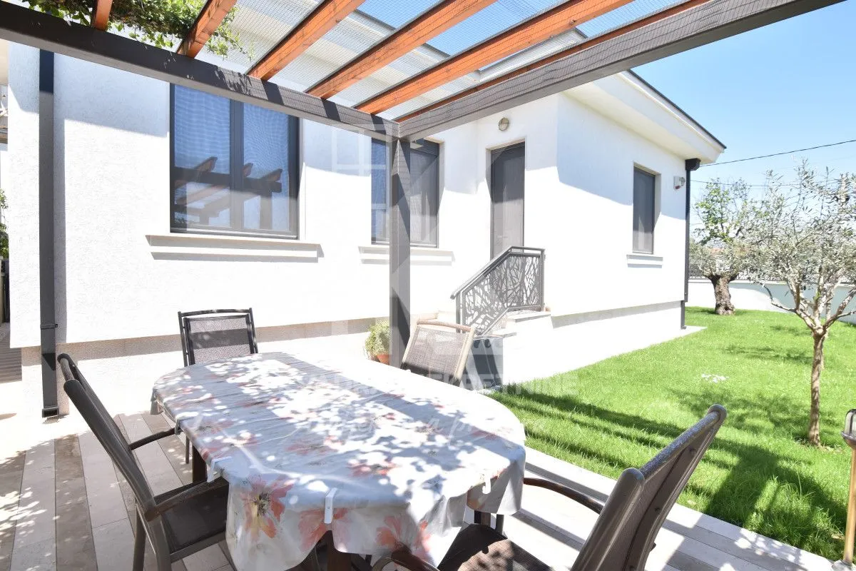 Prodaja, kuća, 170m², Gornja Gorica, Podgorica