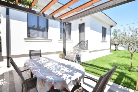 Prodaja, kuća, 170m², Gornja Gorica, Podgorica - image 31