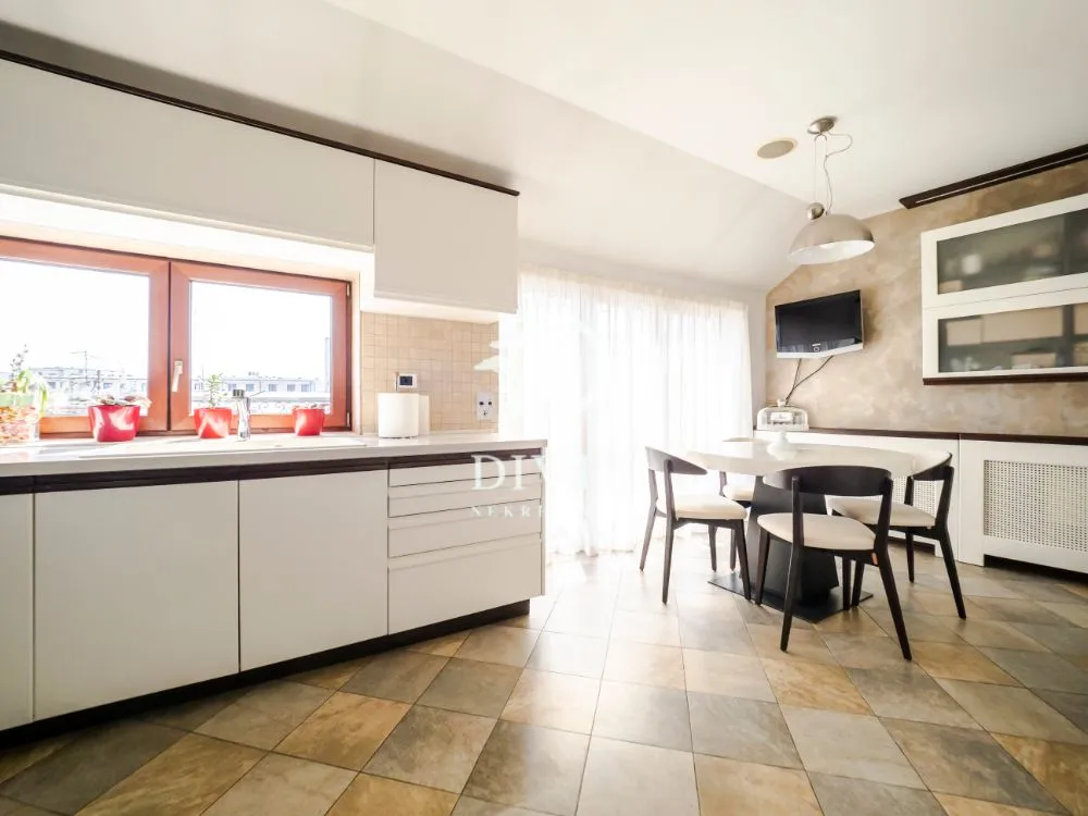 Sale, four bedroom apartment, 97m², Kalenić Pijaca, Vračar Sve Podlokacije