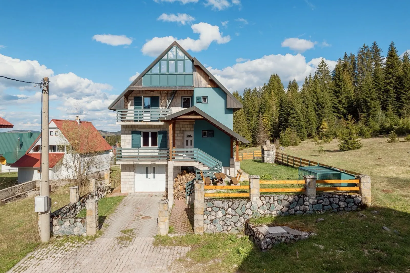 Prodaja, kuća, 200m², Žabljak, Crna Gora