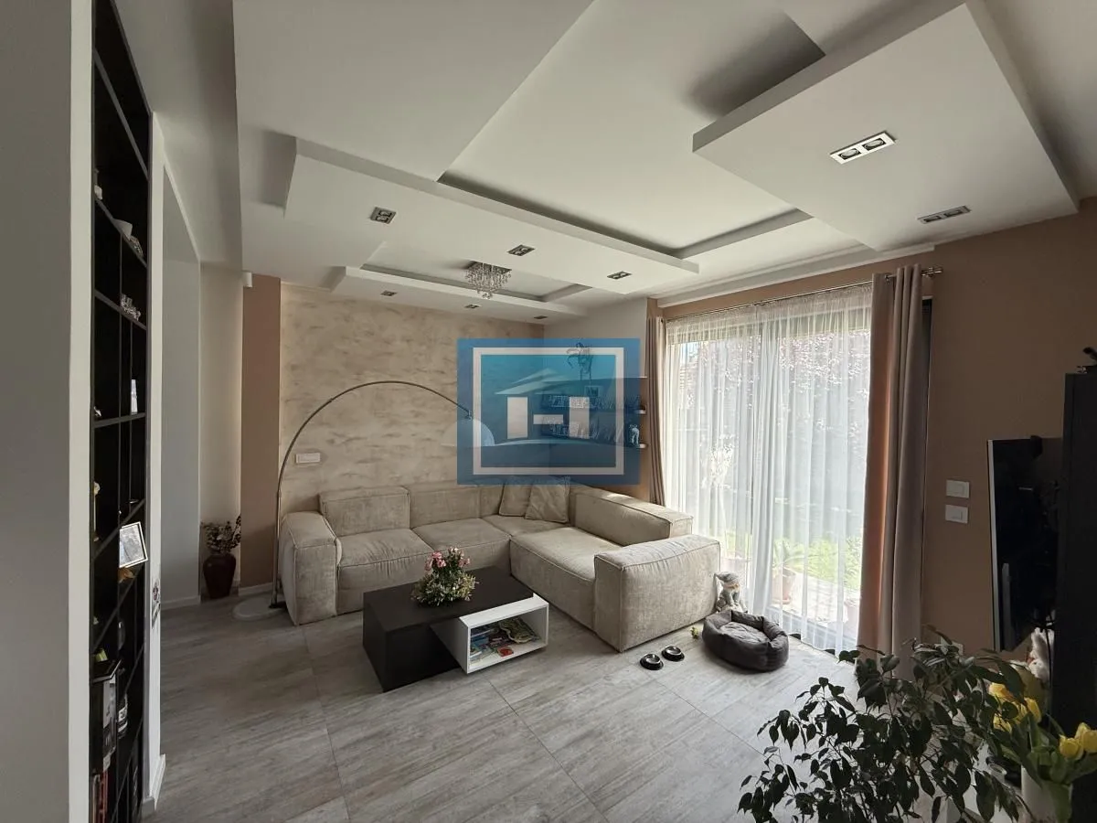 Prodaja, kuća, 240m², Centar, Jagodina