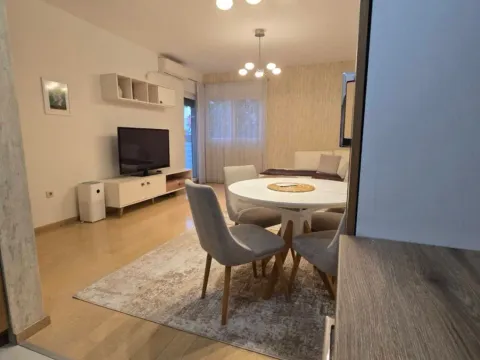 Izdavanje, jednosoban stan, 49m², Autobuska stanica, Podgorica - image 4