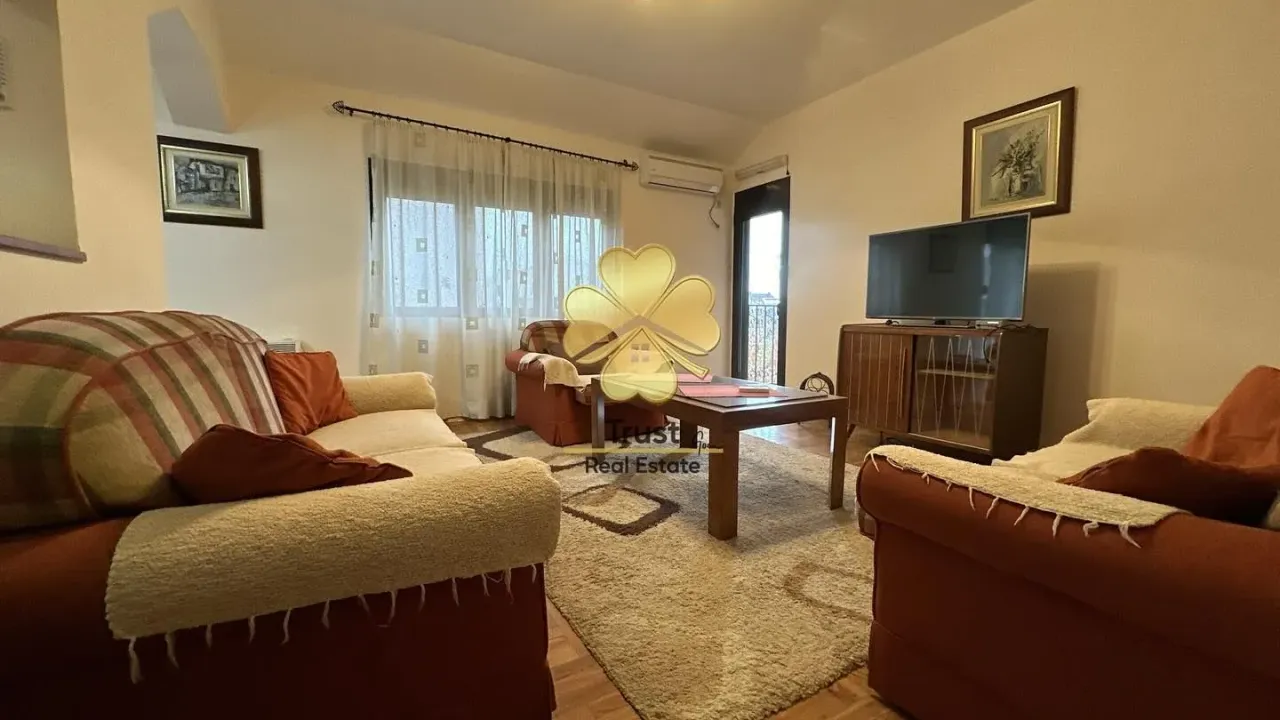 Izdavanje, dvosoban stan, 80m², Stari Aerodrom, Podgorica