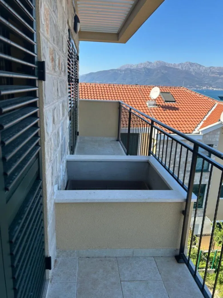 Prodaja, trosoban stan, 96m², Đuraševići, Tivat