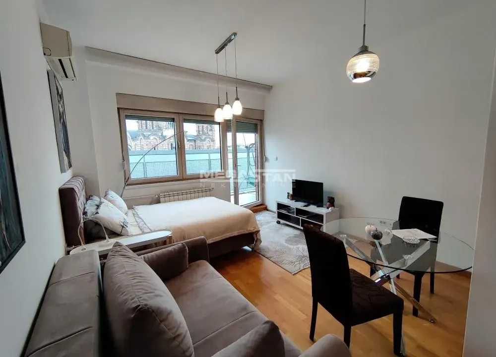 Izdavanje, jednosoban stan, 40m², Stari Grad, Beograd