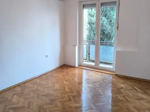 Rent, two bedroom apartment, 45m², Centar, Podgorica - image 2