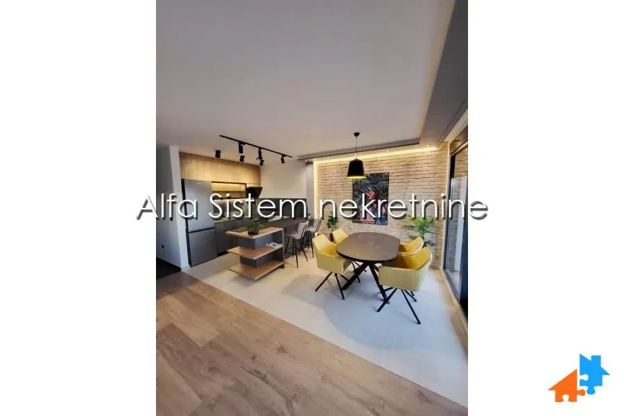 Izdavanje, trosoban stan, 90m², Uciteljsko Naselje, Zvezdara Sve Podlokacije