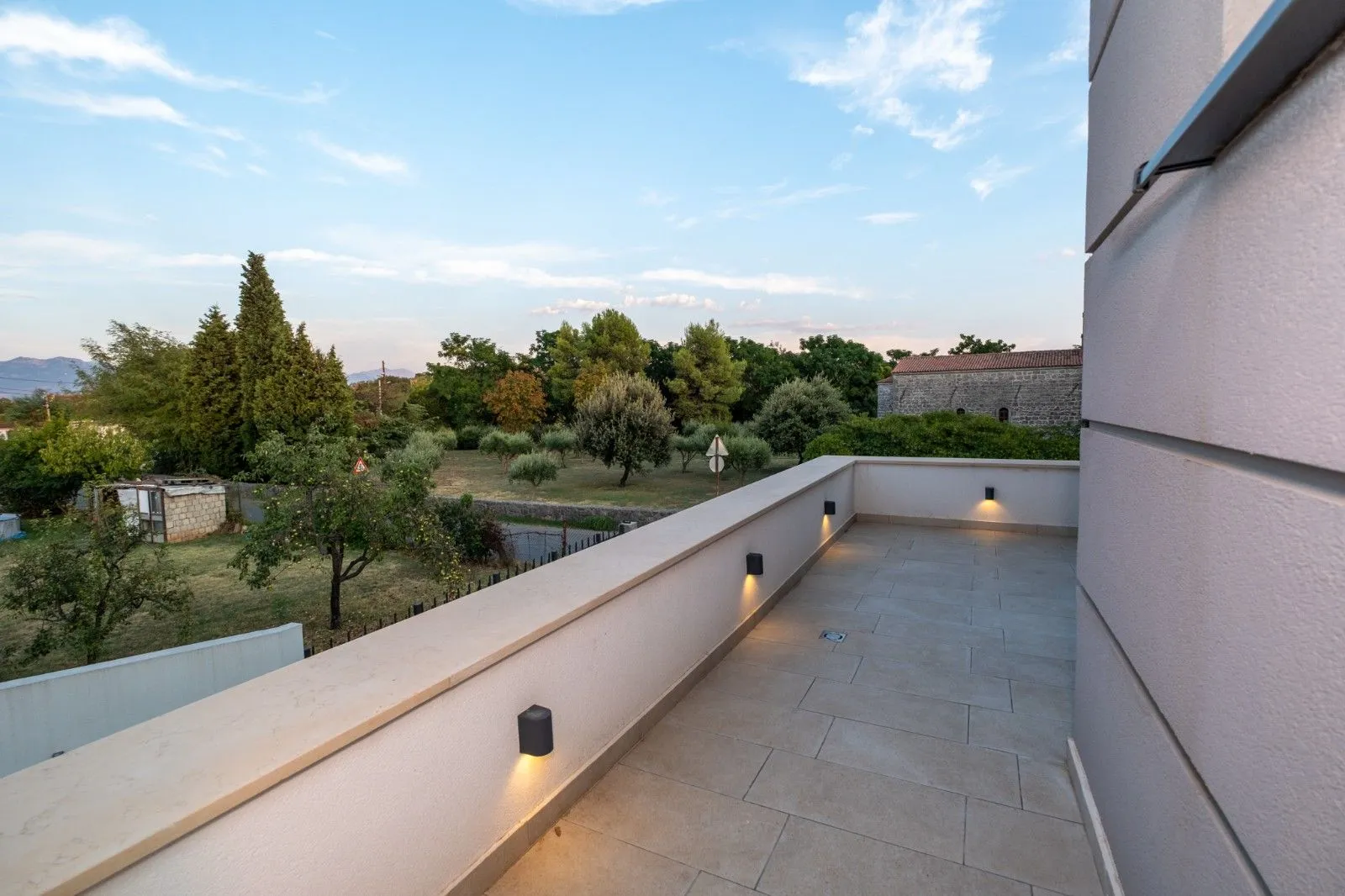 Rent, house, 180m², Gornja Gorica, Podgorica