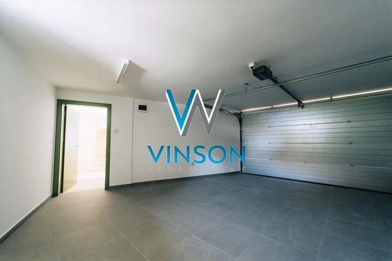 Prodaja, trosoban stan, 130m², Petrovaradin, Novi Sad