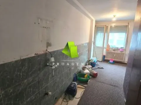 Prodaja, trosoban stan, 72m², Crveni Pevac, Niš - image 2