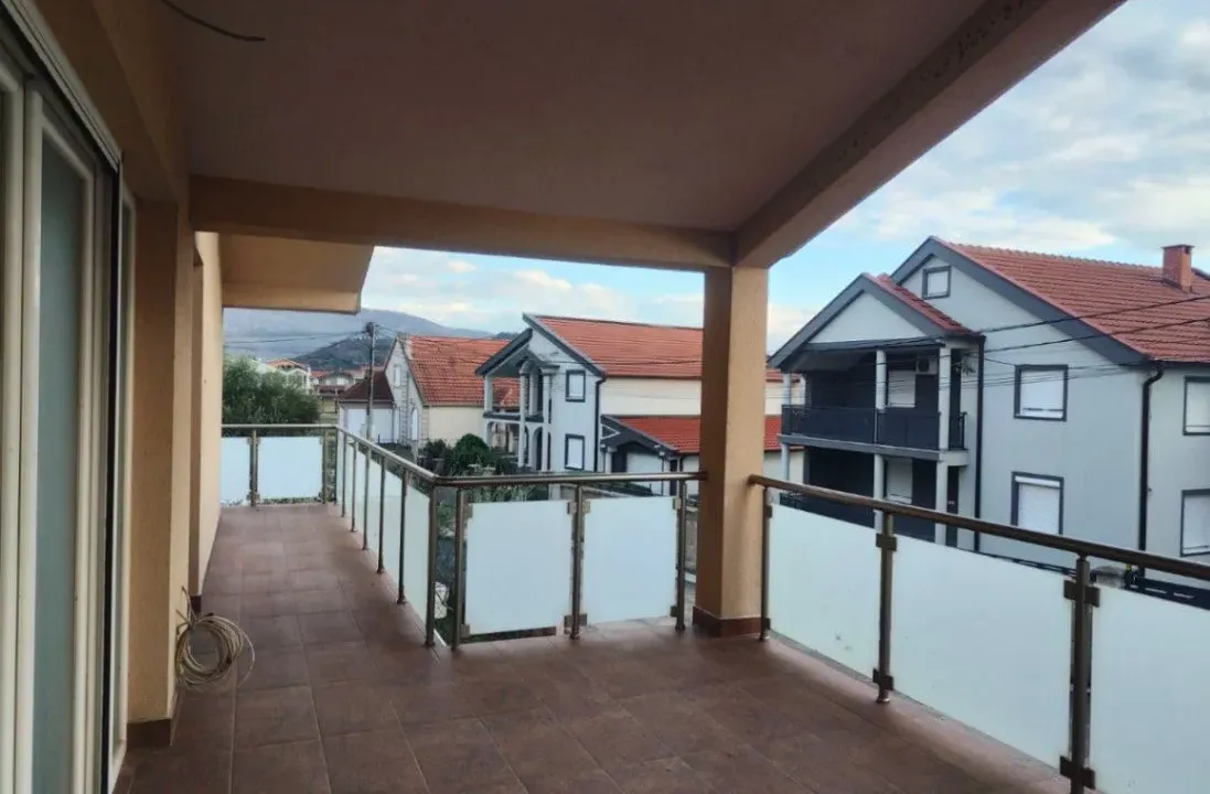 Sale, house, 200m², Karaburško Polje, Podgorica