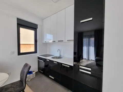 Izdavanje, jednosoban stan, 40m², Budva, Crna Gora - image 9