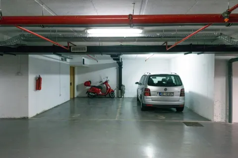 Rent, one bedroom apartment, 77m², Bulevar, Budva - image 9